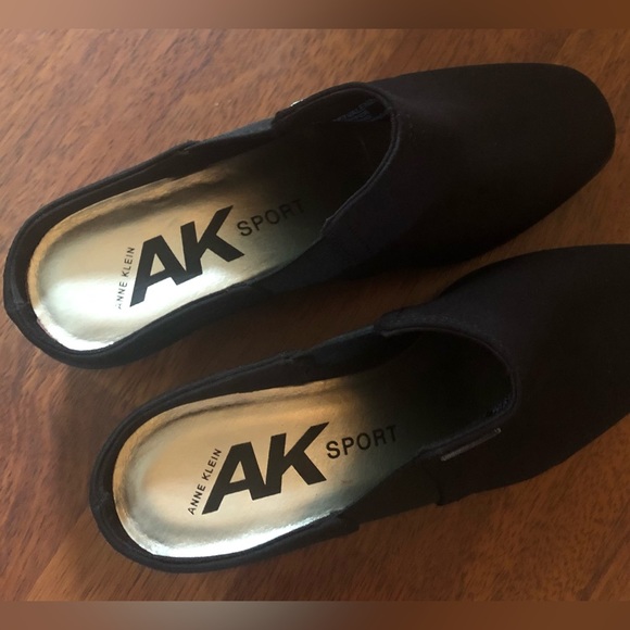 Anne Klein black clog mules with rubber soles Ladies size 7.5 - Picture 1 of 9